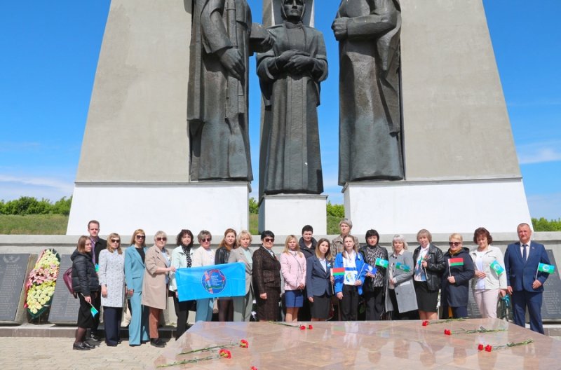 Профсоюзный актив Зельвенщины присоединился к патриотической акции Память в наших сердцах
